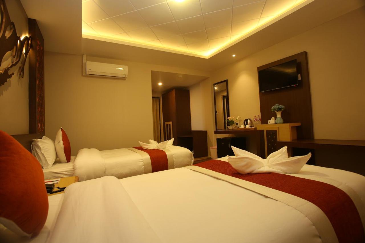 Hotel White Himal Pokhara Exterior photo