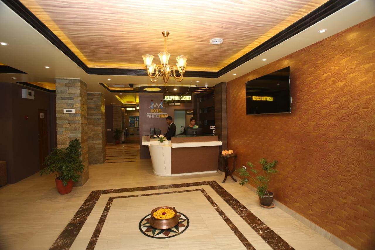 Hotel White Himal Pokhara Exterior photo