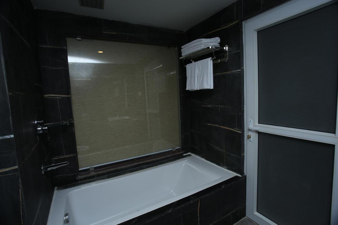 Hotel White Himal Pokhara Exterior photo