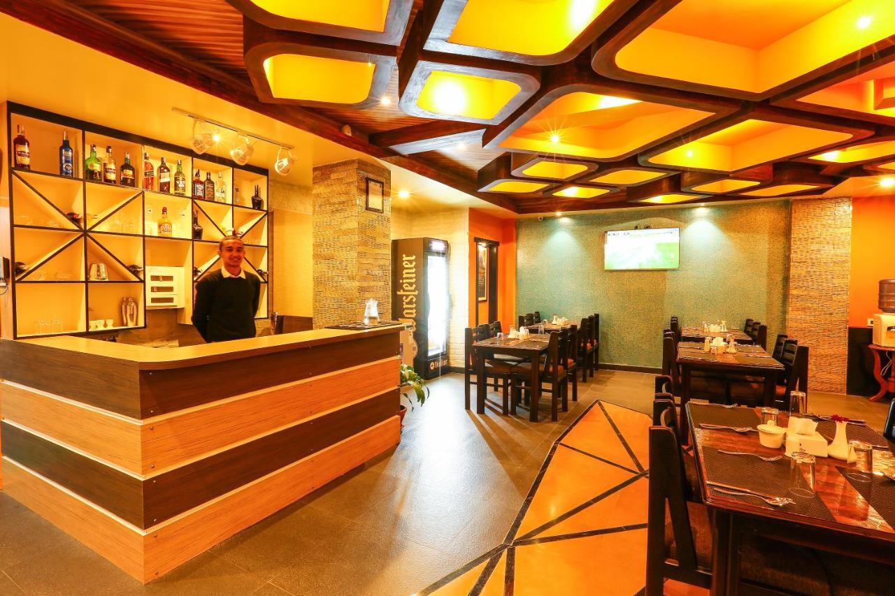 Hotel White Himal Pokhara Exterior photo