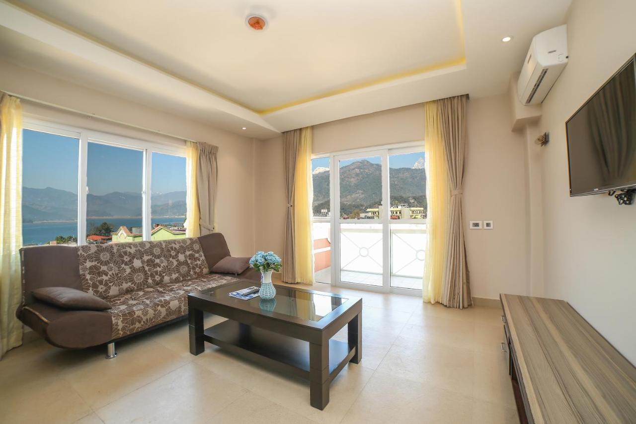 Hotel White Himal Pokhara Exterior photo