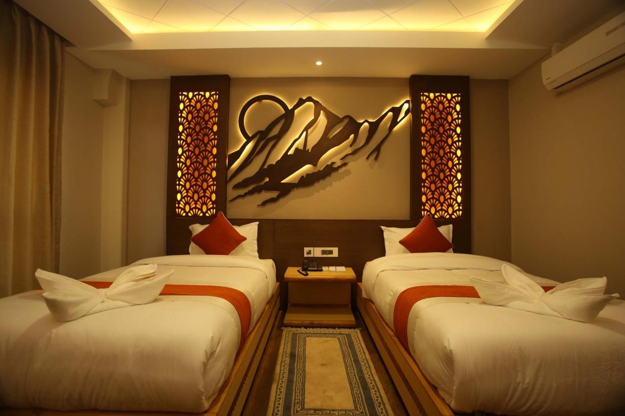 Hotel White Himal Pokhara Exterior photo